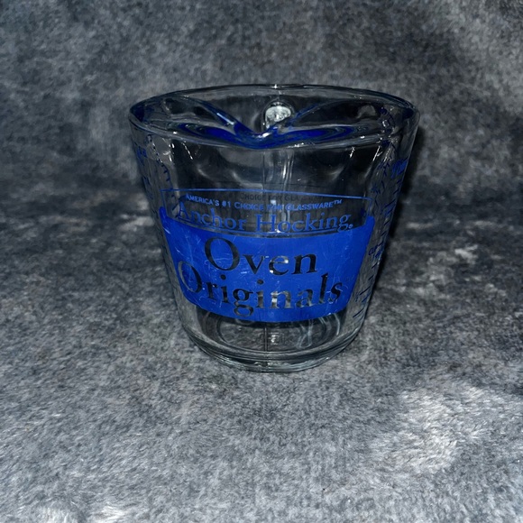 Anchor Hocking 2 Cup Oven Originals Measuring Cup Blue Lettering Closed Handle - Picture 1 of 8